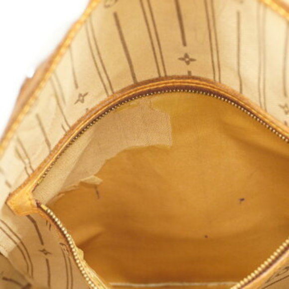 Louis Vuitton Monogram Neverfull MM Tote Bag - Picture 7 of 13